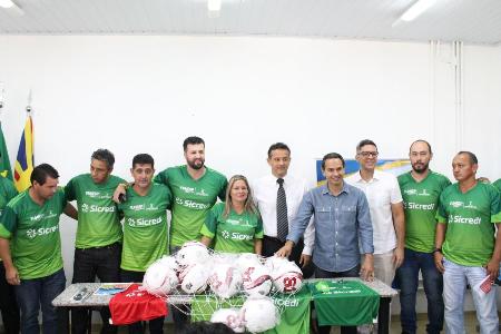 Prefeitura de Campo Grande lança escola pública de futebol em parceria com o Sicredi
