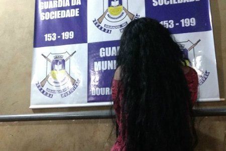 Adolescente de 15 anos é detida transportando maconha em rodoviária