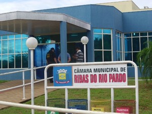 Câmara Municipal de Ribas do Rio Pardo abre concurso público com 20 vagas