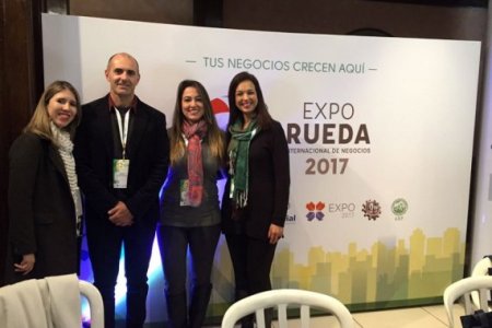 CIN da Fiems divulga Indústria Sem Fronteiras durante a Expo Paraguay