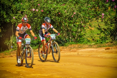 Competição nacional de mountain bike chega a Bonito com promessa de esquentar trilhas e estradas de paisagens naturais