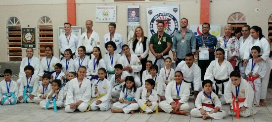 Em Brasília, Projeto “Forma-se um Campeão” realiza exame de faixas em karatecas