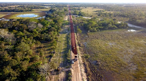 Estradas implantadas pelo Estado mudam o modelo da pecuária na região do Pantanal