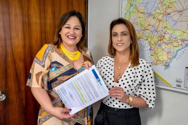 Prefeita Marcia Marques consegue com senadora Soraya Thronicke liberação de quase R$ 100 mil para obras de infraestrutura em Antonio João