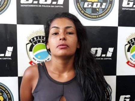 Suspeita de ferir jovem com três facadas no pescoço é presa após denúncia