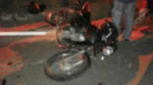 Motociclista morre em Bela Vista após invadir contramão e bater de frente com caminhão