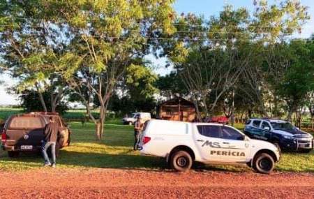Mulher é assassinada a facadas e encontrada com calcinha abaixada