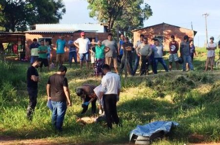 Após sair de lanchonete, homem é executado por dupla de pistoleiros