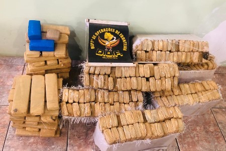 Veículo com mais de duzentos quilos de maconha foi apreendido pelo DOF durante a Operação Hórus em Nova Andradina