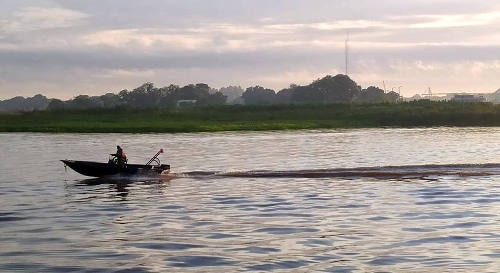 Marinha Paraguaia monitora fronteira entre Carmelo Peralta e Porto Murtinho