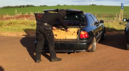Honda Civic com mais de 300 quilos de maconha foi apreendido pelo DOF durante a Operação Hórus
