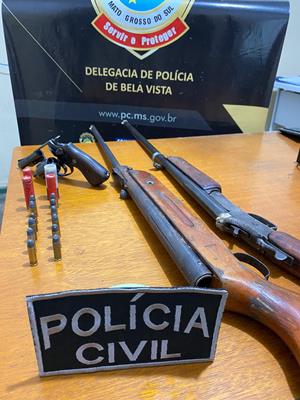 Polícia Civil de Bela Vista apreende 3 armas de fogo, munição e dois adolescentes