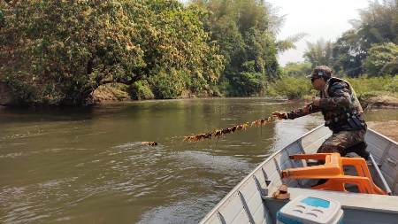 Polícia Militar Ambiental de Jardim autua paranaense por pesca ilegal no rio Miranda e apreende petrechos ilegais