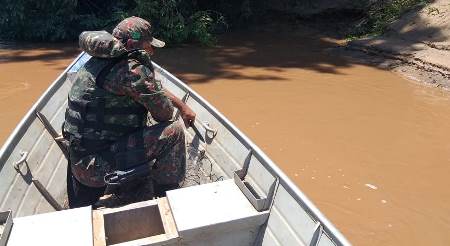 Polícia Militar Ambiental de Jardim e Bonito fiscalizam o rio Miranda e da Prata e apreendem petrechos ilegais à pesca