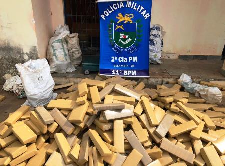 Polícia Militar em Bela Vista apreende veículo com 700 kg de maconha