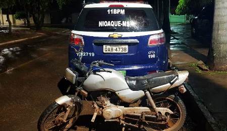 Polícia Militar em Nioaque prende homem por Furto e recupera motocicleta