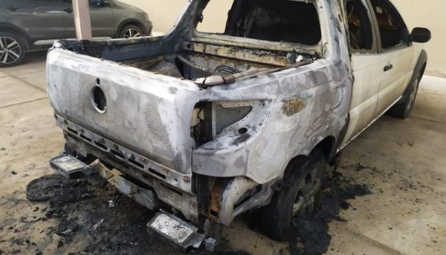 Carro de padre é incendiado em Porto Murtinho, mas imagem de São José fica intacta