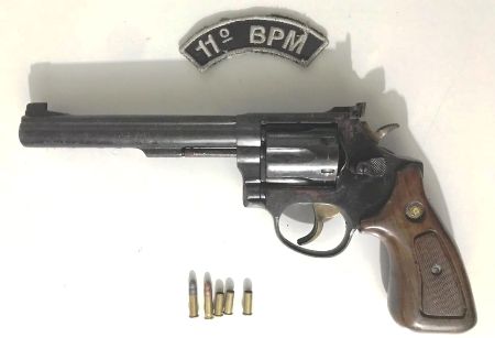 Polícia Militar em Caracol prende suspeito de Furto e apreende Arma de Fogo