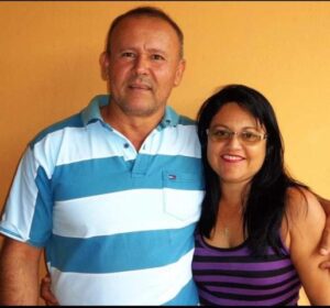 Neta de 6 anos encontrou corpos após taxista assassinar a esposa e se matar