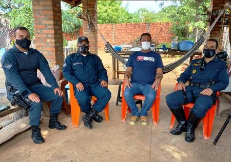 Comandante do 11º BPM visita Policial Militar que se recupera de complicações da COVID-19 em Caracol