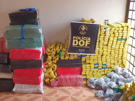 DOF apreende quase uma tonelada de drogas em residência e recupera veículo
