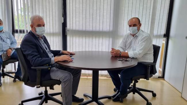 Neco Pagliosa e Geraldo Resende garantem abono salarial aos servidores do Hospital Rita Maciel Godoy