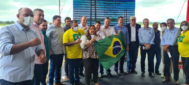 Prefeito de Caracol Neco Pagliosa participou do lançamento da pedra fundamental da ponte bioceânica