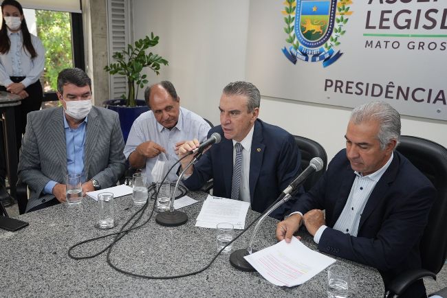 Paulo Corrêa comemora conta de luz zerada e anistia de débitos do IPVA