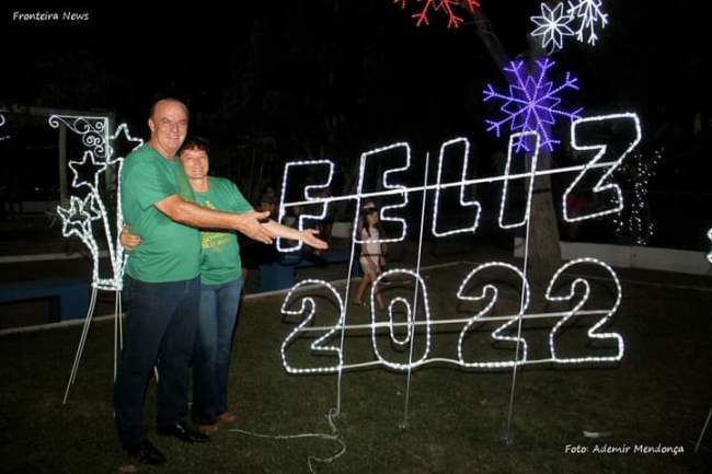 Natal de Luzes: Prefeitura inaugura iluminação especial de Natal em Caracol promovendo a Chegada do Papai Noel