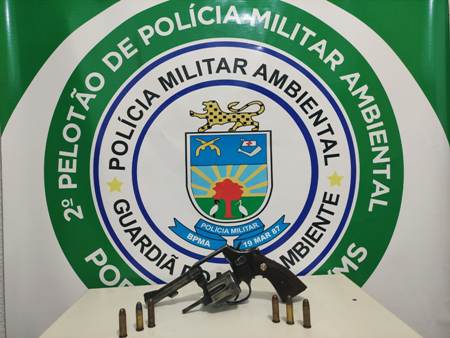 Polícia Militar Ambiental de Porto Murtinho surpreende caçador, apreende revólver e munições e evita caça ilegal em reserva florestal
