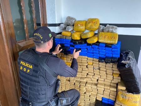 Dupla é presa pelo DOF com mais de 300 quilos de drogas entre Caarapó e Juti