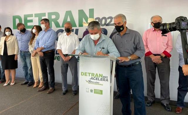 Bela Vista: Ao Lado do Governador, Prefeito Piti Assina Convênio com Detran