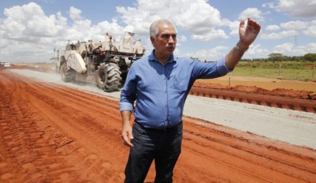 Governador entregou obras no interior e promoveu reajuste de 34% a professores convocados nesta semana
