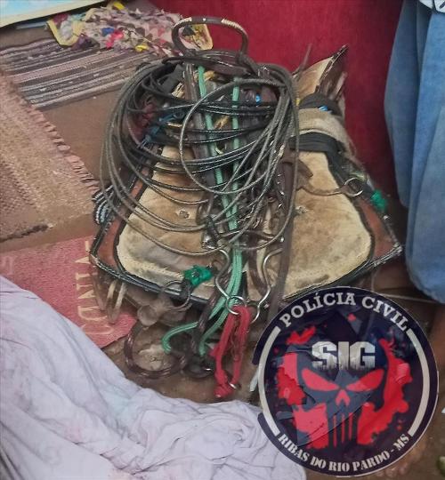 Polícia recupera três arreios e um laço furtados de propriedade na região da Cancha
