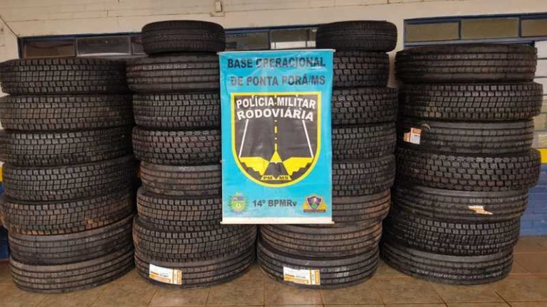 Caminhoneiro é preso na fronteira com R$ 42,3 mil em pneus de descaminho do Paraguai