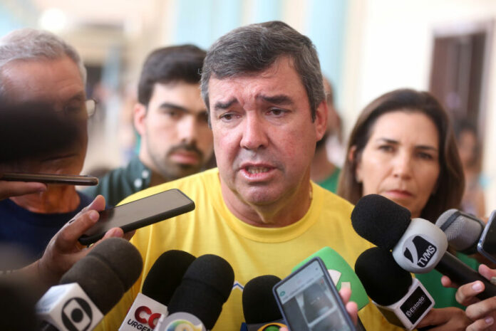 Tucano bolsonarista, governador eleito em MS diz que aceita trabalhar com Lula