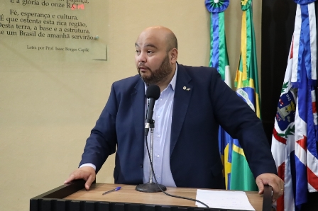 Agnaldo Miudinho quer informações sobre leis que regem instalação de internet na cidade