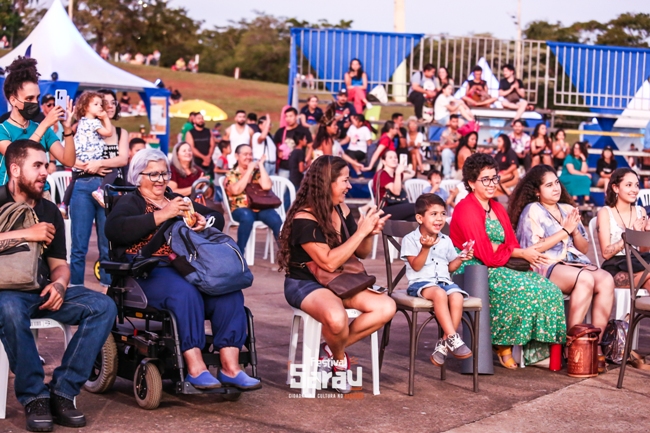 Sarau no Parque promove encontro de gerações entre artistas sul-mato-grossenses