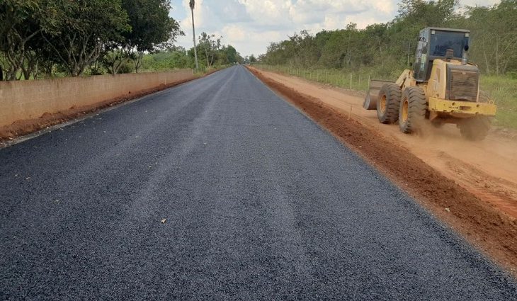 Em Cachoeirão, asfalto chega aos balneários e acesso tem 4,5 quilômetros pavimentados