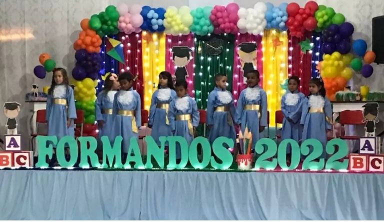 Escola Municipal Inácio Silvestre Monteiro realizou formatura para o Pré II