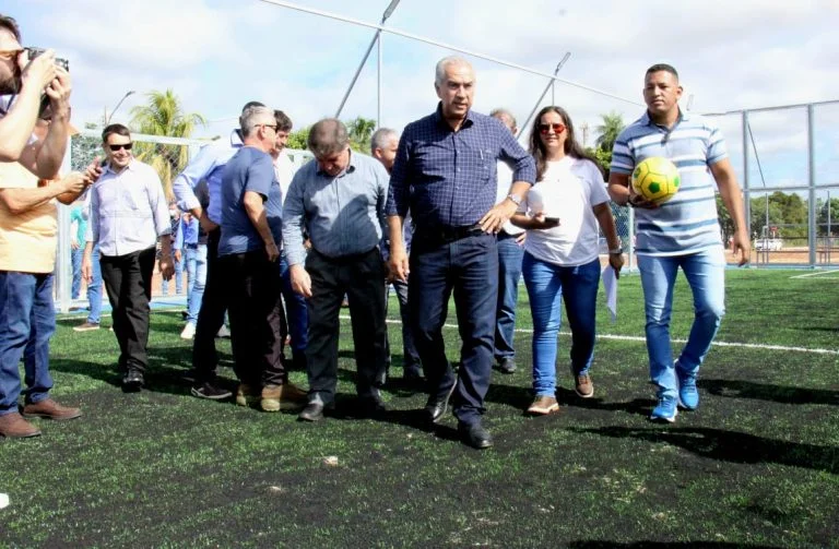 Arenas esportivas do programa MS Bom de Bola são inauguradas em Angélica e Coxim