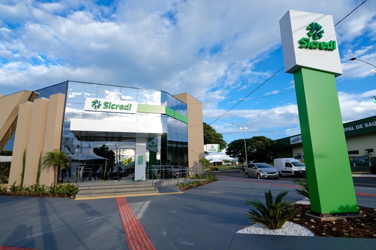 Sicredi Centro-Sul MS reinaugura agência em Bataguassu