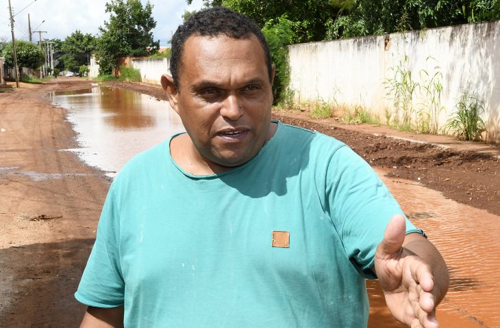 Moradores da Moreninha IV comemoram a obra de asfalto que será feita pelo Governo