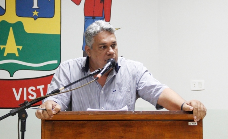 Marquinhos Lino solicita limpeza na entrada da cidade e no Loteamento trevo