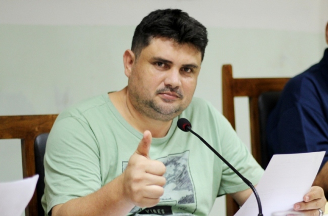 Vereador Johnys, solicita emenda de 50 mil ao deputado Zé Teixeira