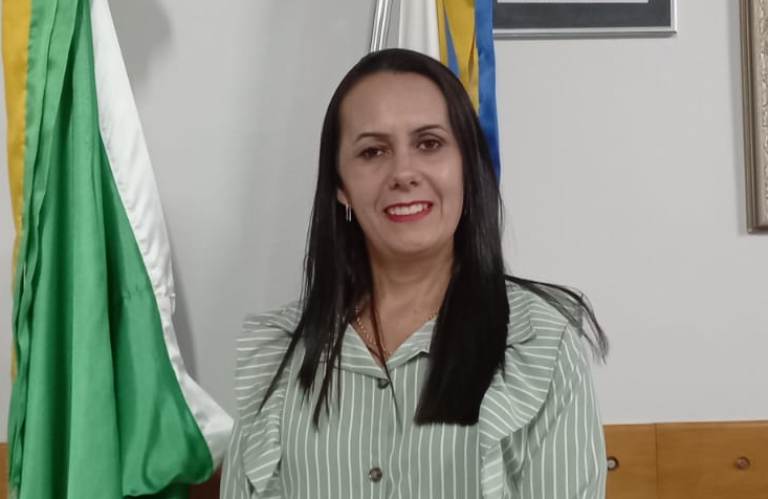 Vereadora Meire Leite pede ao governo recapeamento da estrada Caracol à Bela Vista   