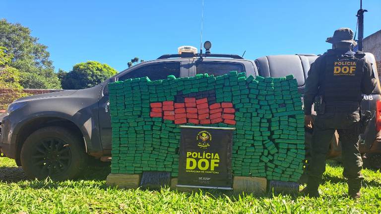 DOF apreende meia tonelada de maconha na Linha Internacional em Paranhos