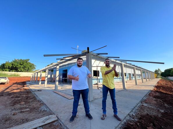 Prefeito de Antonio João e Vereador visitam obra de reforma e ampliação da Escola Municipal Mbo Eroy Tupã’i Arandu Reñoi