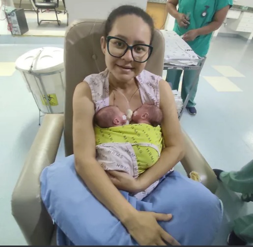 Pai foge ao saber da gravidez de trigêmeos, e mãe pede ajuda