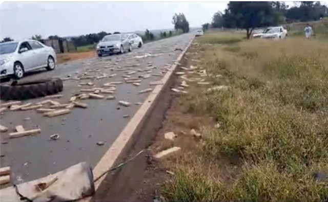 Traficante morre ao colidir de frente com caminhão e deixa 500 Kg de maconha espalhada por rodovia